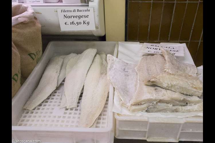 Bildet viser fisk fra Norge klar til salg i Matmarkedet i Firenze – Mercato Centrale