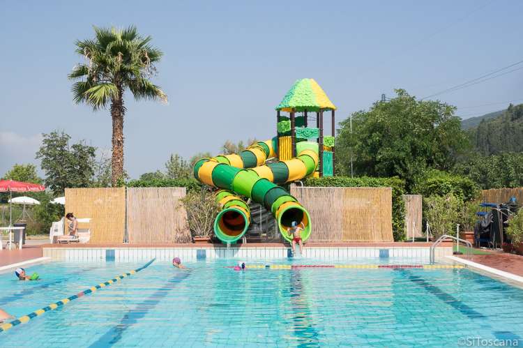 Bildet viser vannsklia ved bassengene i La Gabella, ved Calci, Montemagno og Pisa.