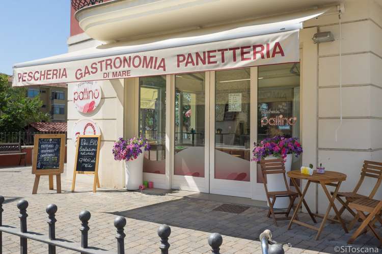 Bildet viser fiskebutikk i gåavstand til ferieleilighetene på Vicino Mare, sør i Toscana.