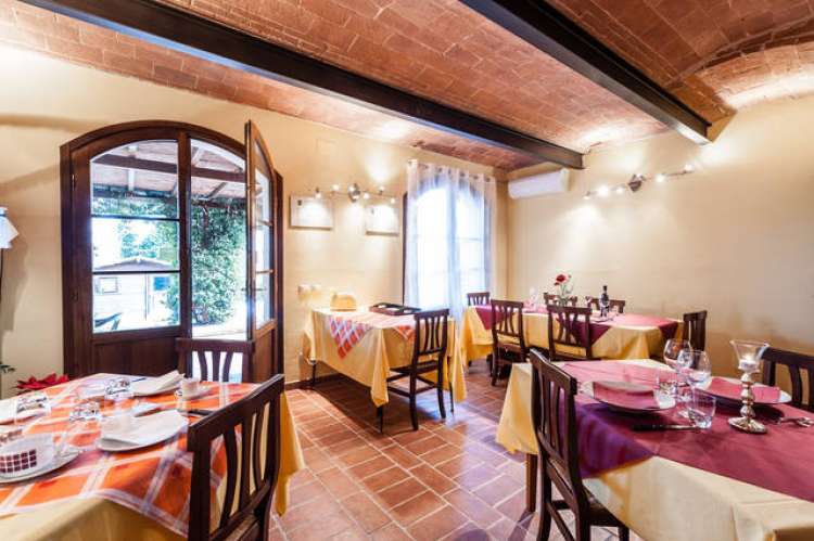 Foto fra det spesielle rommet for vinsmaking og måltider fra vertskapet på vingården.