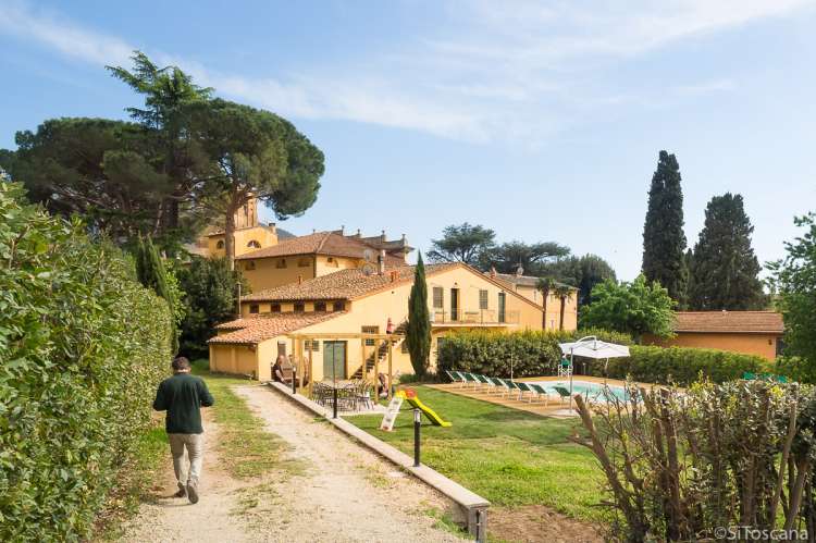 Bildet viser feriehuset Casa Diana i landsby ved Pisa i Toscana.