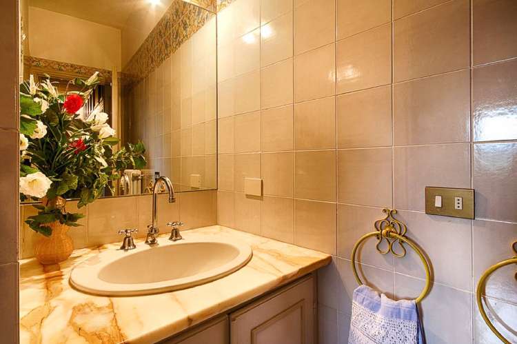 Bildet viser baderom i ferieboligen Maria Rosa ved Pisa i Italia.