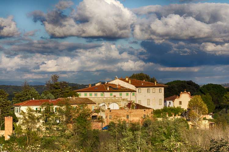 Bildet viser landsby i Toscana der ferieboligen Maria Rosa ligger.