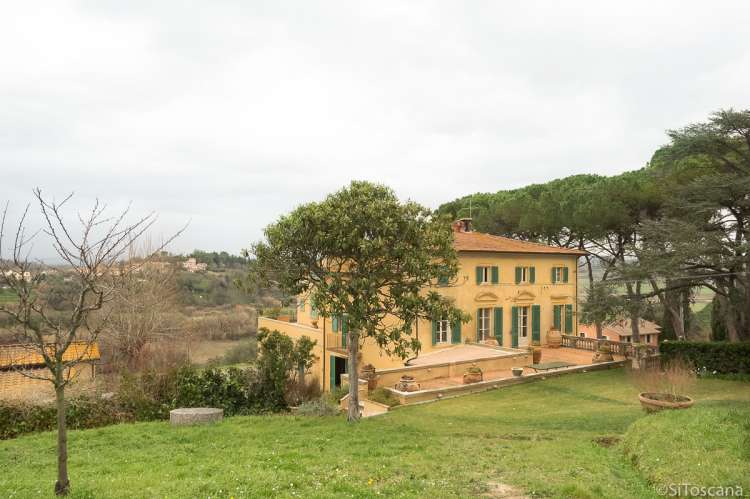 Bildet viser elegant villa til utleie i Toscana.