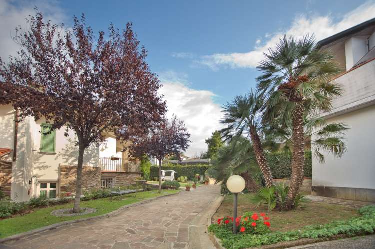 Bildet viser feriehus med familievennlig hage nært Pisa i Italia.