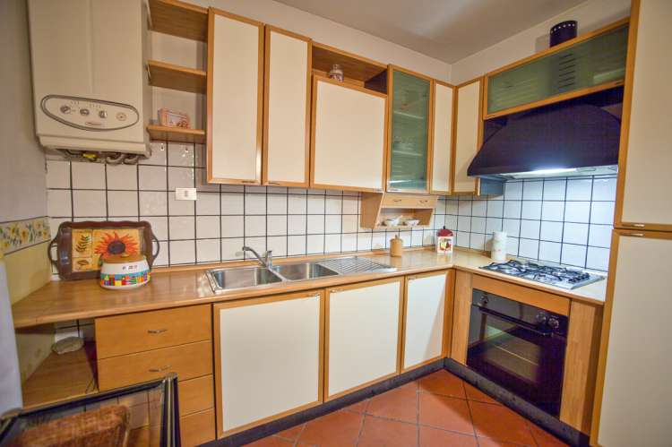 Bildet viser kjøkken i feriebolig i Toscana.