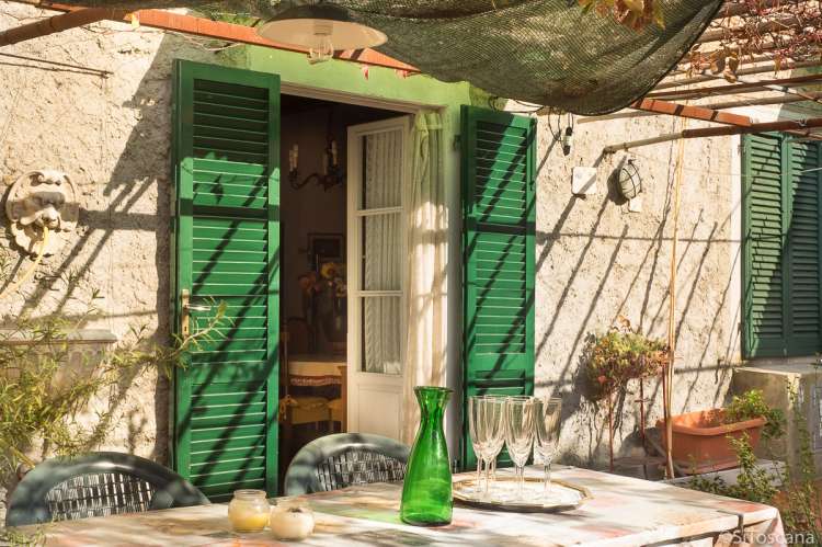 Bildet viser italiensk feriehus i landsby i Toscana.