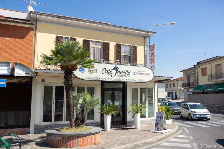 Bildet viser sentrum av lansby ved Pisa i Toscana.