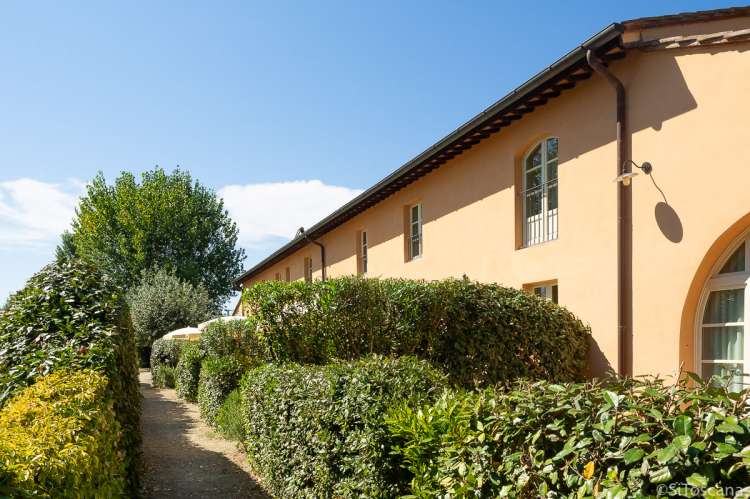 Bildet viser hus med ferieleiligheter nært Pisa og Lucca i Toscana.