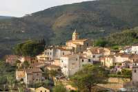 Bildet viser landsbyen Montemagno i åssiden ved Pisa. Bildet er tatt en solfylt aprildag