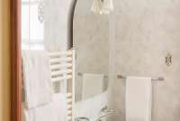 Bad i rom nr. 12. Bad i rom nr. 12 på vingården Podere Cenni ved San Miniato. Foto.