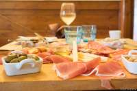 Bildet viser forrett på restaurant i Italia.