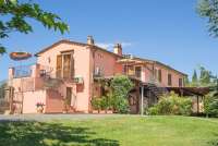 Feriehuset på vingården passer for familiegrupper og barnefamilier. Foto av ferieboligen.