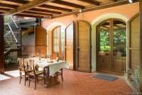 Foto av den store terrassen som egner seg perfekt for grupper, enten familiegruppe eller vennegruppe.