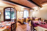 Foto fra det spesielle rommet for vinsmaking og måltider fra vertskapet på vingården.