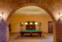 Bildet viser biljardbord i feriehus ved Pisa i Italia.