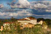 Bildet viser landsby i Toscana der ferieboligen Maria Rosa ligger.