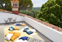 Bildet viser takterrasse i villa til utleie ved Pisa i Toscana.