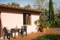 Uteplassen til suite nr. 7. Bildet viser feriebolig med uteplass på vingård i Toscana.