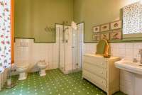 Bildet viser bad i historisk villa ved Pisa i Toscana.